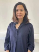 <ul style="padding: 0; margin: 0; list-style-type: none;">
    <li style="display: flex; align-items: center; margin-bottom: 8px;">
        <span style="display: inline-block; width: 16px; margin-right: 5px;">✅</span> ให้คำปรึกษารายบุคคล
    </li>
    <li style="display: flex; align-items: center; margin-bottom: 8px;">
        <span style="display: inline-block; width: 16px; margin-right: 5px;">✅</span> การให้คำปรึกษาสำหรับเด็ก / วัยรุ่น
    </li>
    <li style="display: flex; align-items: center; margin-bottom: 8px;">
        <span style="display: inline-block; width: 16px; margin-right: 5px;">✅</span> การบำบัดบาดแผล / ภาวะซึมเศร้า / ความวิตกกังวล
    </li>
    <li style="display: flex; align-items: center; margin-bottom: 8px;">
        <span style="display: inline-block; width: 16px; margin-right: 5px;">✅</span> การบำบัดด้วยศิลปะและการเล่นสร้างสรรค์
    </li>
</ul> สุวิศา แตงหอม (เคท)